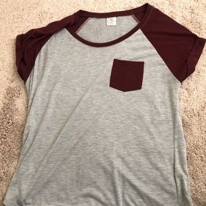 Medium short sleeve baseball tee gray and maroon